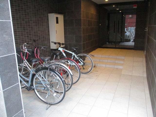  クレストパレス