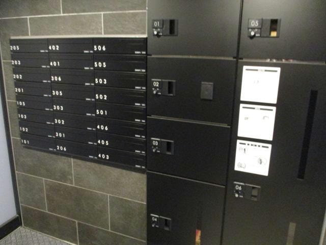  クレストパレス