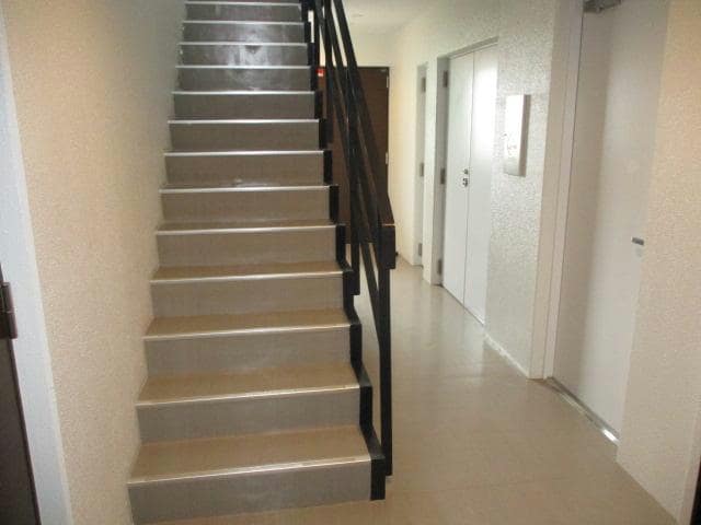  クレストパレス