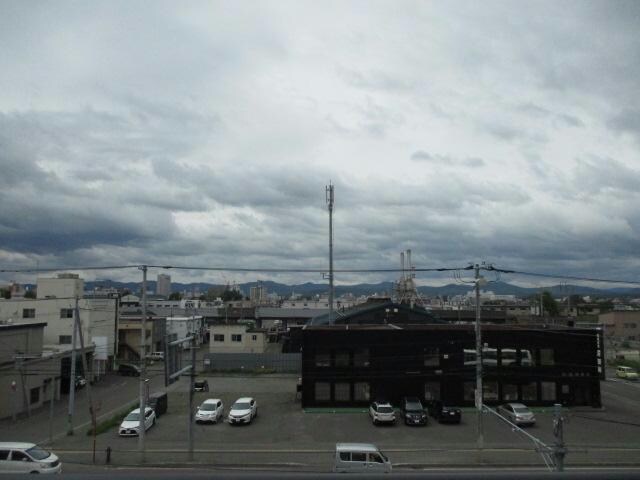  クレストパレス