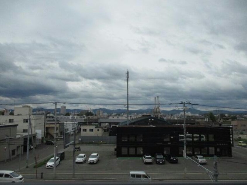  クレストパレス