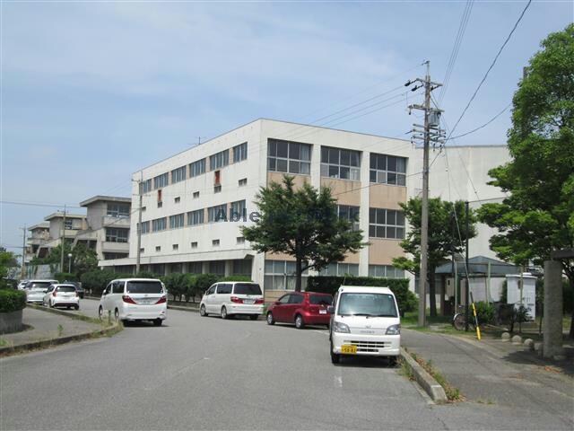 西尾市立一色中部小学校(小学校)まで1893m 名鉄西尾線/西尾駅 バス30分一色さかな広場下車:停歩15分 2階 築22年