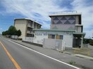 西尾市立荻原小学校(小学校)まで906m 名鉄西尾線/吉良吉田駅 徒歩19分 1階 築22年