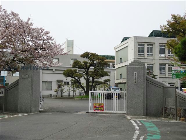 西尾市立西尾小学校(小学校)まで1201m 名鉄西尾線/西尾口駅 徒歩8分 3階 築38年