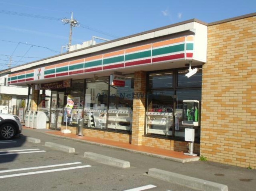 セブンイレブン碧南堀方町店(コンビニ)まで794m 名鉄三河線/碧南中央駅 徒歩19分 2階 築25年