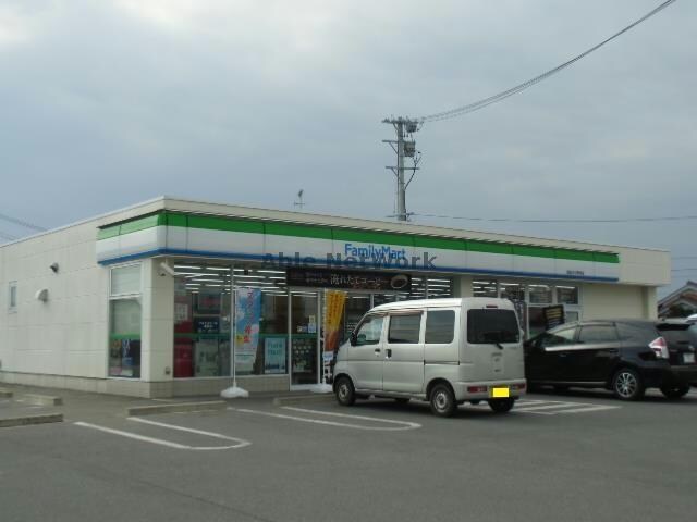 ファミリーマート西尾今川町店(コンビニ)まで366m 名鉄西尾線/西尾駅 徒歩16分 2階 築33年