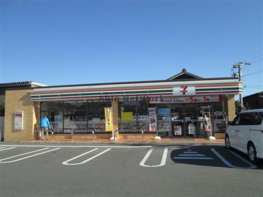 セブンイレブン碧南日進町2丁目店(コンビニ)まで442m くるくるバス（碧南市）/日進公民館 徒歩5分 2階 築28年