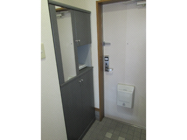 同部屋タイプ 名鉄西尾線/西尾口駅 徒歩1分 2階 築28年