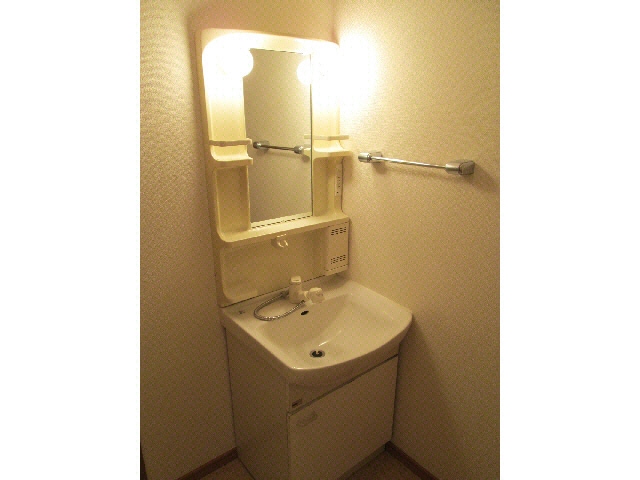 同部屋タイプ 名鉄西尾線/西尾口駅 徒歩1分 2階 築28年