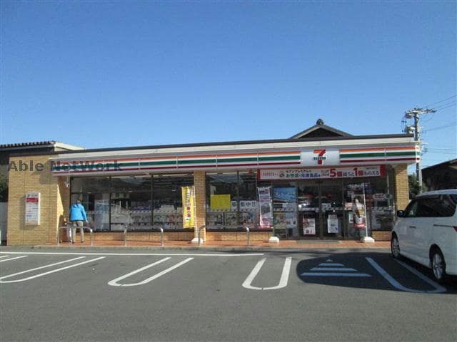 セブンイレブン碧南日進町2丁目店(コンビニ)まで135m 名鉄三河線/碧南中央駅 徒歩22分 1階 築25年