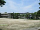 西尾市立横須賀小学校(小学校)まで868m 名鉄西尾線/上横須賀駅 徒歩6分 2階 築22年