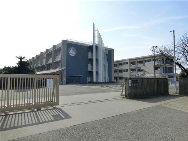 碧南市立大浜小学校(小学校)まで1635m くるくるバス（碧南市）/岬町 徒歩2分 1階 築18年