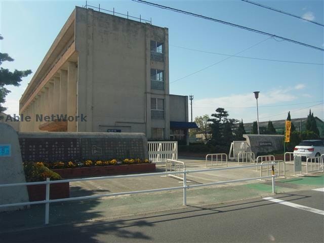 高浜市立港小学校(小学校)まで1105m 名鉄三河線/高浜港駅 徒歩13分 1-2階 築22年