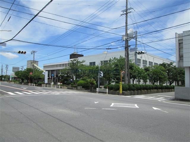 西尾市役所吉良支所(役所)まで586m 名鉄西尾線/吉良吉田駅 徒歩21分 1-2階 築19年