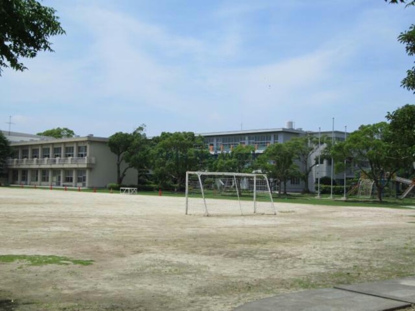 西尾市立横須賀小学校(小学校)まで1187m 名鉄西尾線/上横須賀駅 徒歩17分 1階 築17年