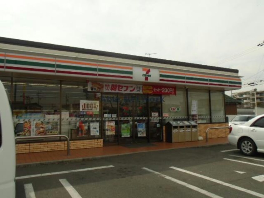 セブンイレブン西尾桜町4丁目店(コンビニ)まで223m 名鉄西尾線/桜町前駅 徒歩6分 3階 築37年