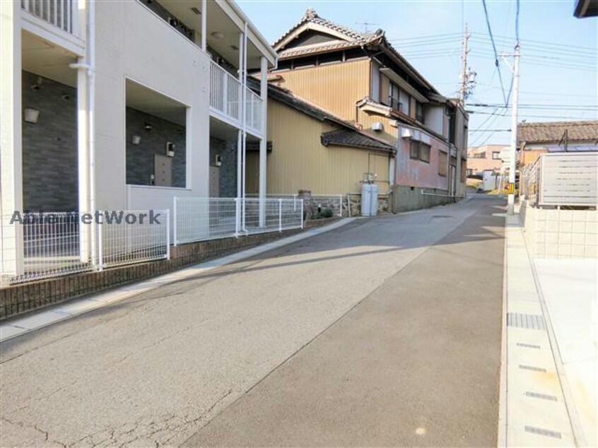 北道路 名鉄西尾線/西尾駅 バス18分平坂北町下車:停歩2分 1階 築16年