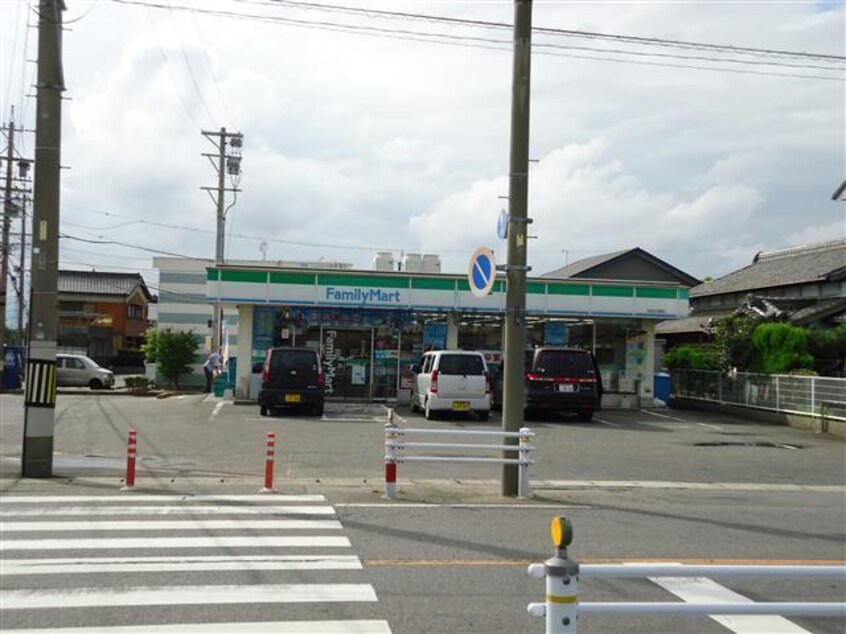 ファミリーマート矢田小南店(コンビニ)まで156m 名鉄西尾線/西尾駅 バス12分矢田小前下車:停歩9分 2階 築17年