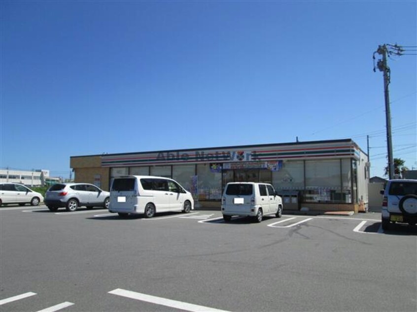 セブンイレブン碧南緑町2丁目店(コンビニ)まで376m くるくるバス（碧南市）/荒子保育園前 徒歩2分 1階 築18年