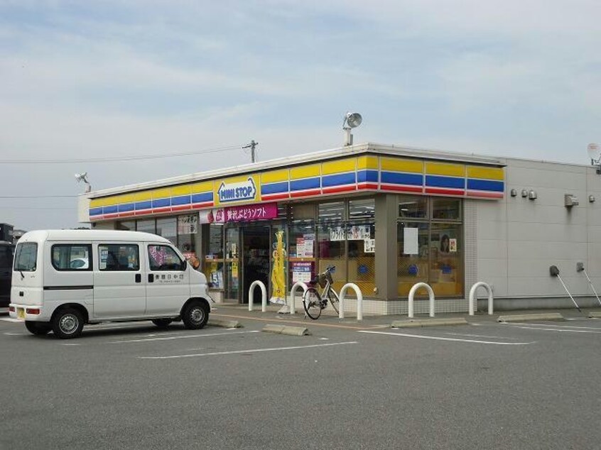 ミニストップ幸田大草店(コンビニ)まで633m 東海道本線/幸田駅 バス5分欠間下車:停歩17分 1階 築21年