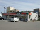 サンクス幸田大草店(コンビニ)まで563m 東海道本線/幸田駅 バス5分幸田小学校前下車:停歩5分 1階 築18年
