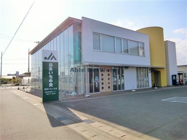 JAあいち中央碧南ひがし支店(銀行)まで963m 名鉄三河線/碧南中央駅 徒歩21分 1階 築18年
