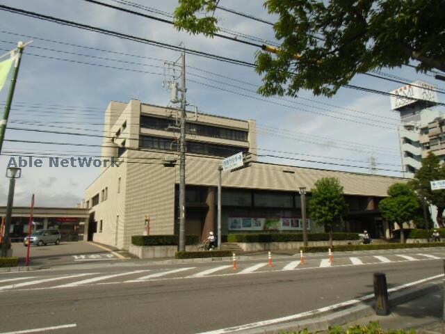 西尾信用金庫本店(銀行)まで826m 名鉄西尾線/西尾口駅 徒歩6分 1階 築19年