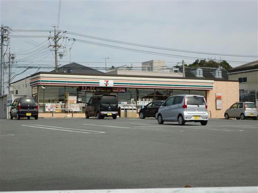 セブンイレブン西尾住崎町店(コンビニ)まで555m 名鉄バス(西尾市)/新在家 徒歩1分 2階 築16年