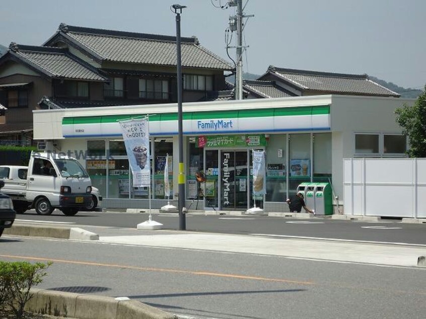 ファミリーマート幸田菱池店(コンビニ)まで753m 東海道本線/幸田駅 バス10分欠間下車:停歩1分 1-2階 築22年