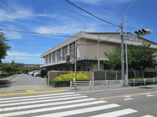 西尾市立吉田小学校(小学校)まで741m 名鉄西尾線/吉良吉田駅 徒歩6分 1-2階 築15年