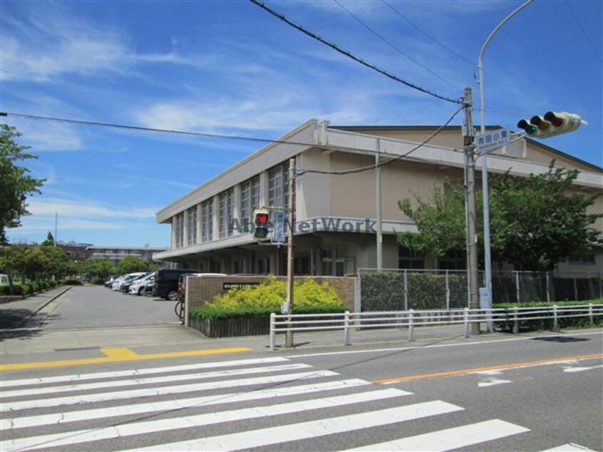 西尾市立吉田小学校(小学校)まで741m 名鉄西尾線/吉良吉田駅 徒歩6分 1-2階 築15年