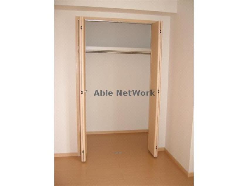 クローゼット 東海道本線/岡崎駅 バス15分中島本町下車:停歩4分 2階 築15年