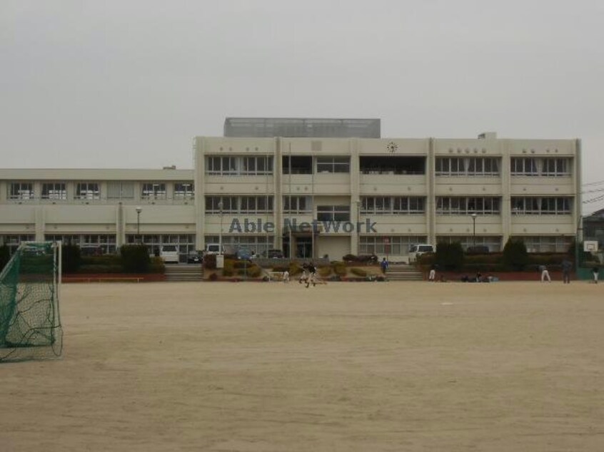 碧南市立棚尾小学校(小学校)まで1122m 名鉄三河線/碧南中央駅 徒歩9分 1階 築17年