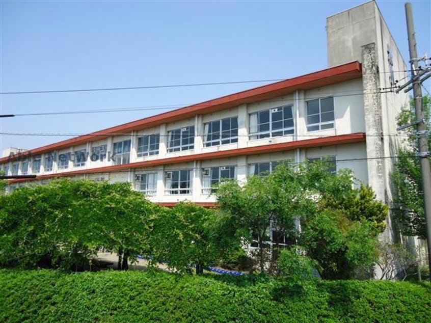 西尾市立米津小学校(小学校)まで833m 名鉄西尾線/米津駅 徒歩13分 1階 築14年