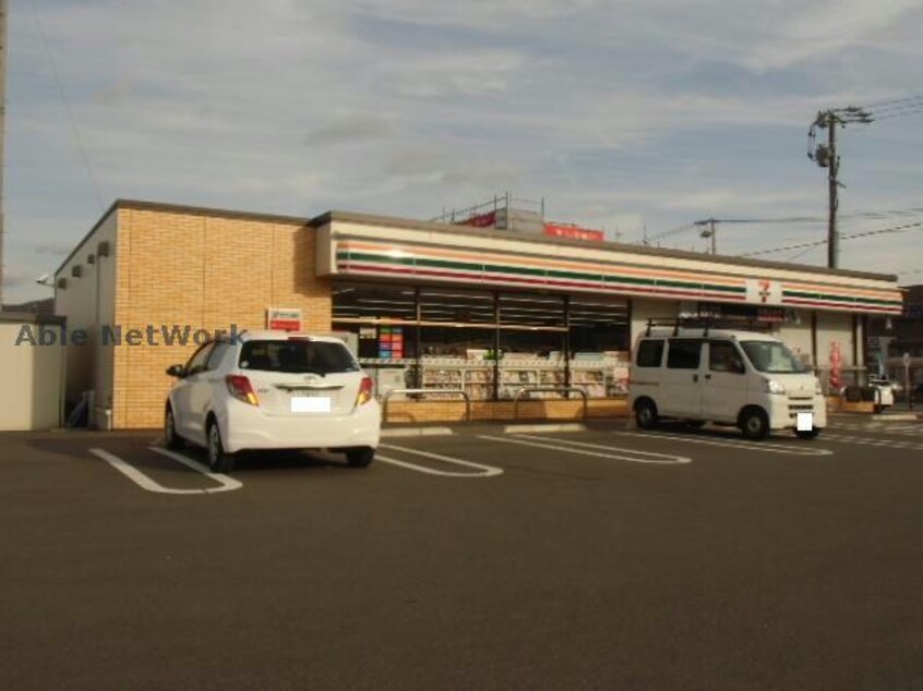 セブンイレブン幸田六栗店(コンビニ)まで678m 東海道本線/幸田駅 徒歩6分 1階 築16年