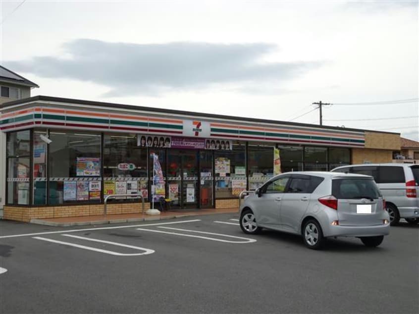 セブンイレブン碧南上町4丁目店(コンビニ)まで293m 名鉄三河線/北新川駅 徒歩25分 2階 築14年