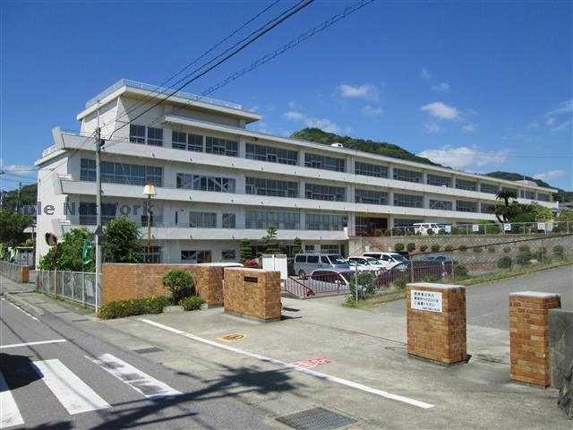 西尾市立幡豆小学校(小学校)まで1124m 名鉄蒲郡線/三河鳥羽駅 徒歩5分 2階 築12年