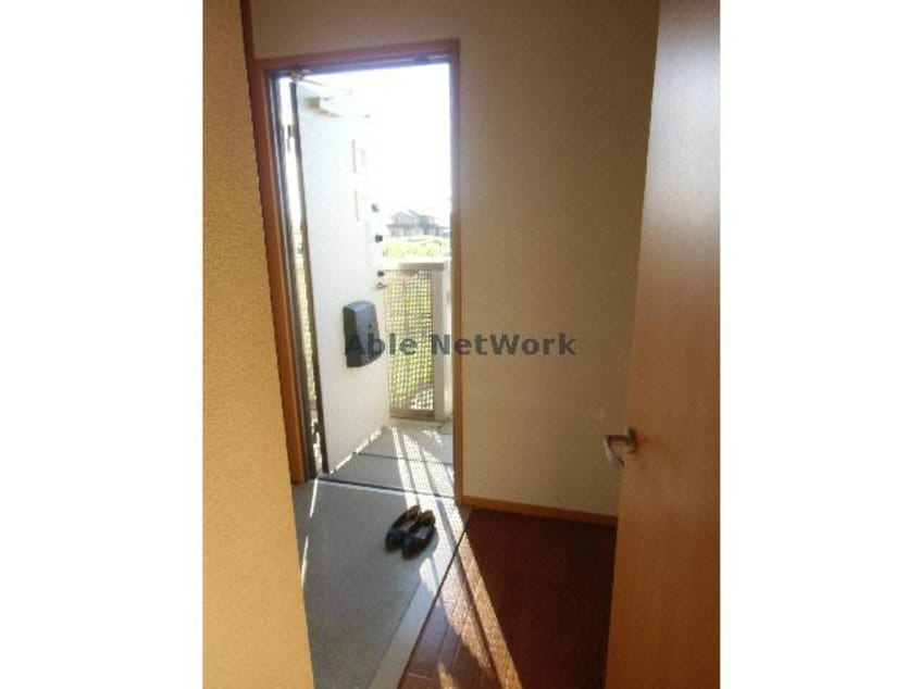 玄関 名鉄バス（岡崎市）/小園 徒歩3分 1階 築18年