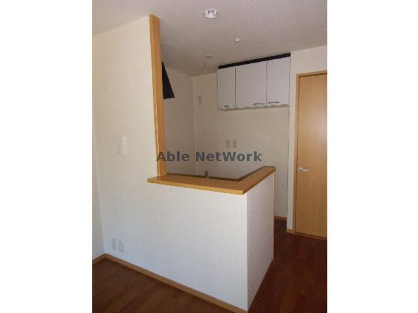 キッチンカウンター 名鉄バス（岡崎市）/小園 徒歩3分 1階 築18年