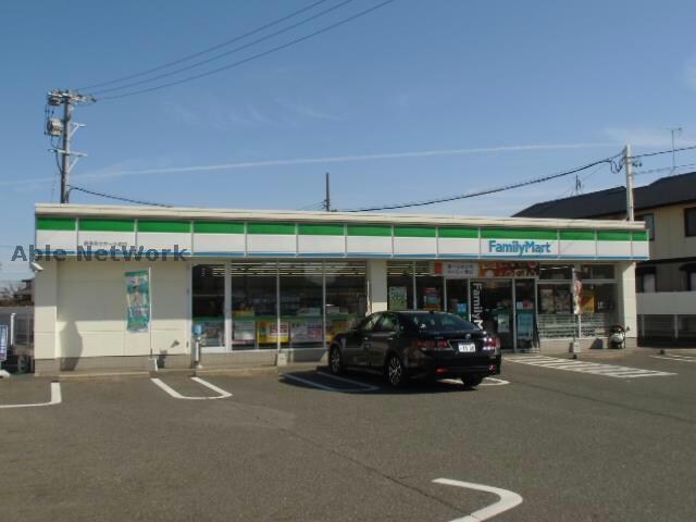 ファミリーマート碧南芸文ホール前店(コンビニ)まで698m 名鉄三河線/北新川駅 徒歩11分 2階 築9年