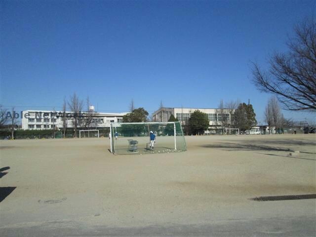 碧南市立新川小学校(小学校)まで1815m 名鉄三河線/北新川駅 徒歩11分 1階 築9年