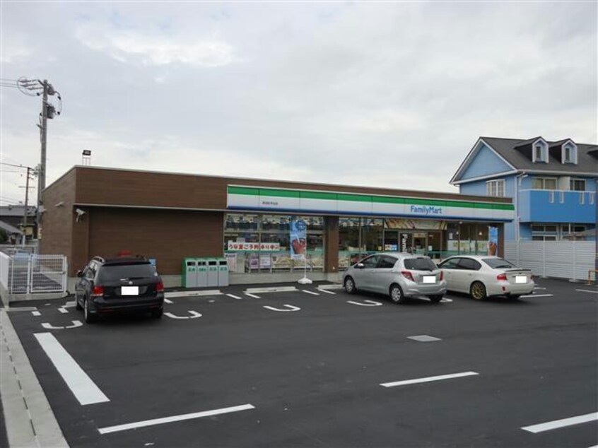 ファミリーマート幸田町芦谷店(コンビニ)まで141m 東海道本線/幸田駅 徒歩9分 2階 築35年