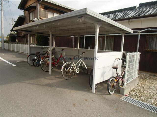 B 名鉄西尾線/西尾駅 徒歩25分 1階 築17年