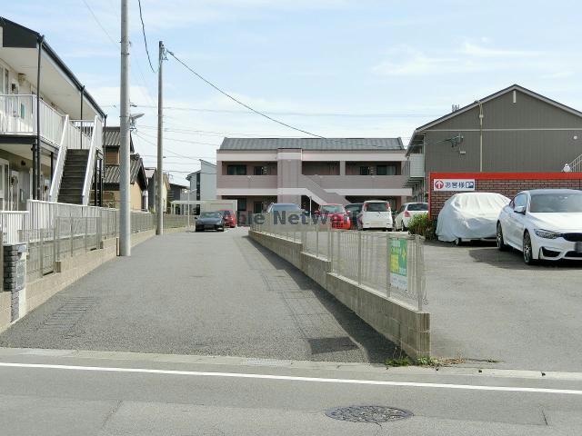 進入路 名鉄西尾線/米津駅 徒歩9分 1階 築8年
