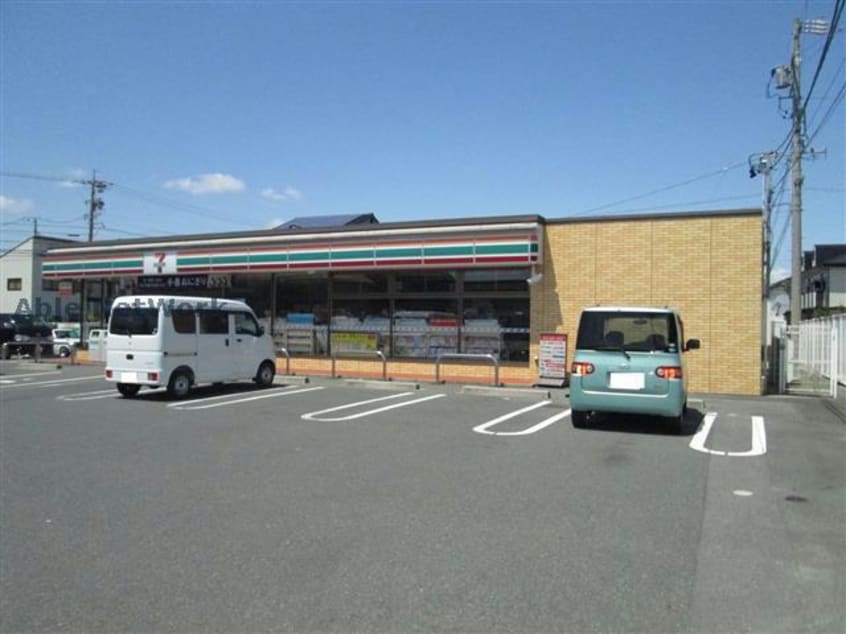 セブンイレブン西尾徳次町店(コンビニ)まで545m 名鉄西尾線/西尾駅 徒歩17分 1階 築6年