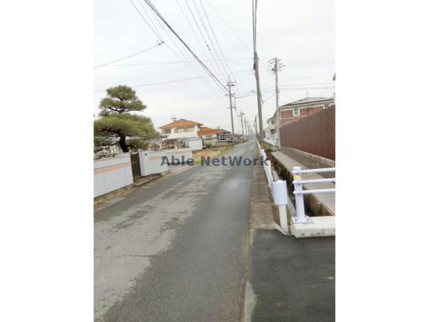  名鉄バス（幡豆郡）/満国寺前 徒歩1分 1階 築6年