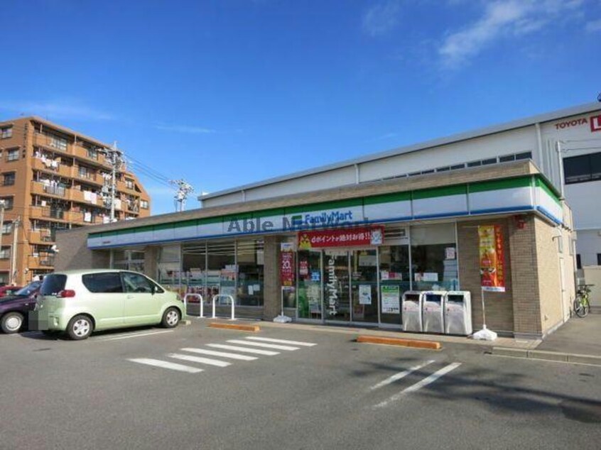 ファミリーマート西尾新渡場店(コンビニ)まで611m 名鉄西尾線/桜町前駅 徒歩12分 2階 築4年