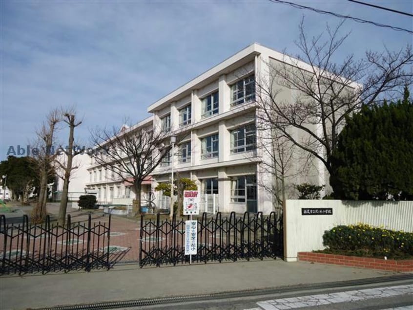 西尾市立花ノ木小学校(小学校)まで759m 名鉄西尾線/西尾駅 徒歩15分 1階 築36年
