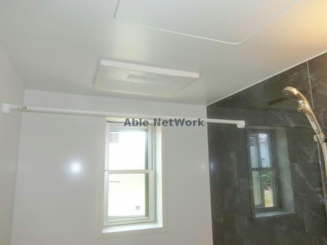 浴室乾燥機 名鉄バス(西尾市)/東脇 徒歩4分 2階 築5年