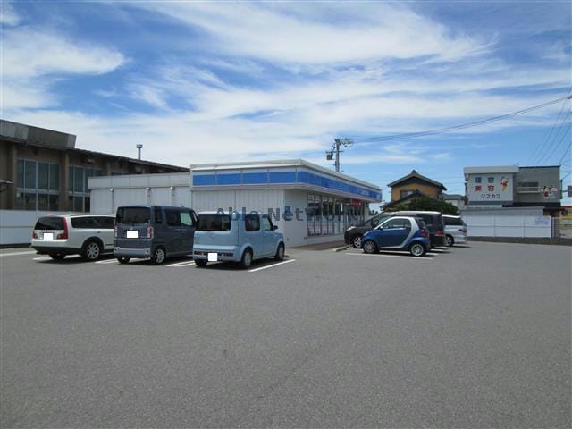 ローソン吉良町役場前店(コンビニ)まで571m シダーコート